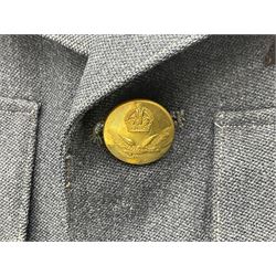 RAF pilot officer's tunic, bears Gieves label 'W.L. Dumble C/68/11406 L/6/51'