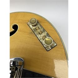 Hofner President semi-acoustic guitar with pearline mounts L104cm, in carrying case