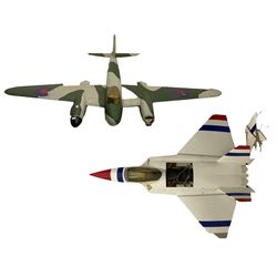 Model of a Havilland Bomber 240cm x 185cm, and a fighter plane model