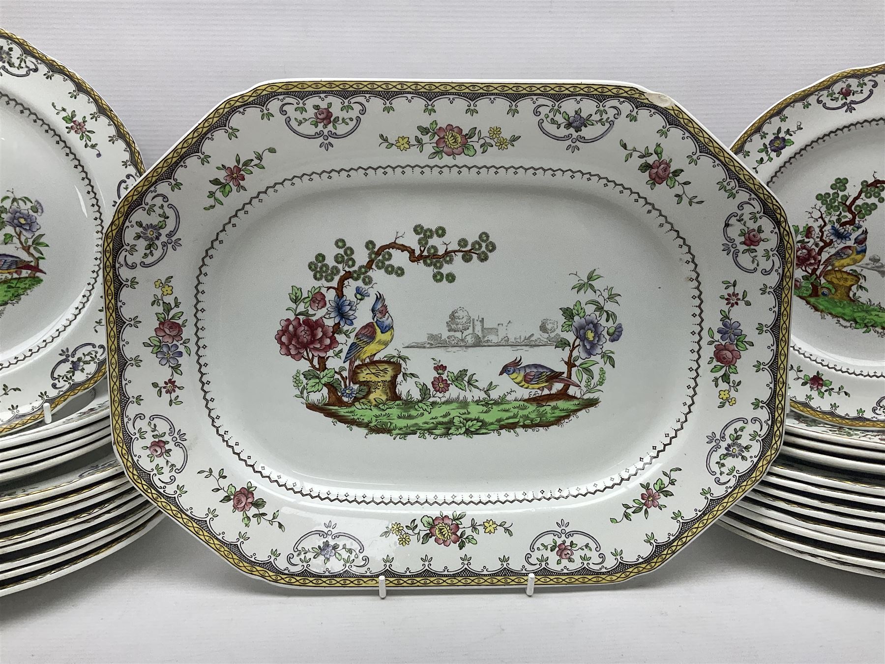 Copeland Spode Chelsea pattern part dinner service, to include seventeen dinner plates, eight side plates, Fifteen soup bowls in two sizes, meat platter etc (53)