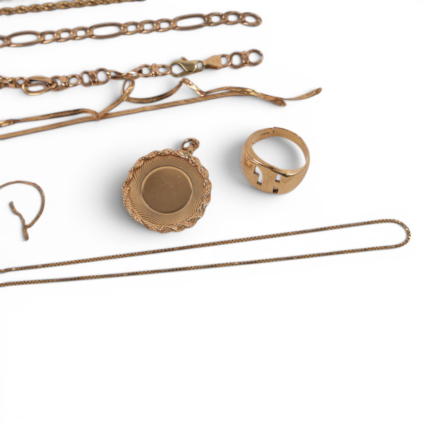 14ct gold jewellery, including chain links and ring, 12ct gold circular pendant and 9ct gold chain links ring 