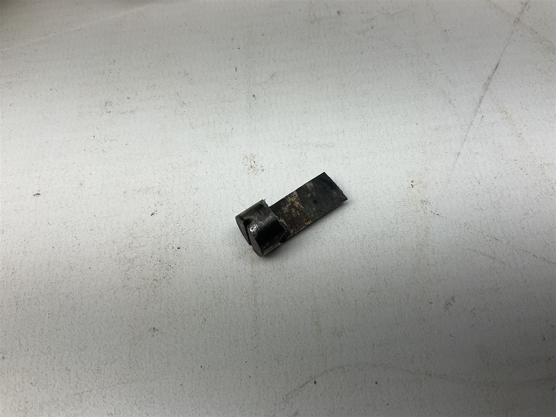 Braendlin Armoury Martini action .577/450 falling back rifle, the 85cm rifled barrel stamped Alex. Henry Edinburgh & London with two barrel bands including Yatagan bayonet side fitting and clearing rod under, with leather sling, serial no.13332, L126cm (NB. Firing pin broken). 