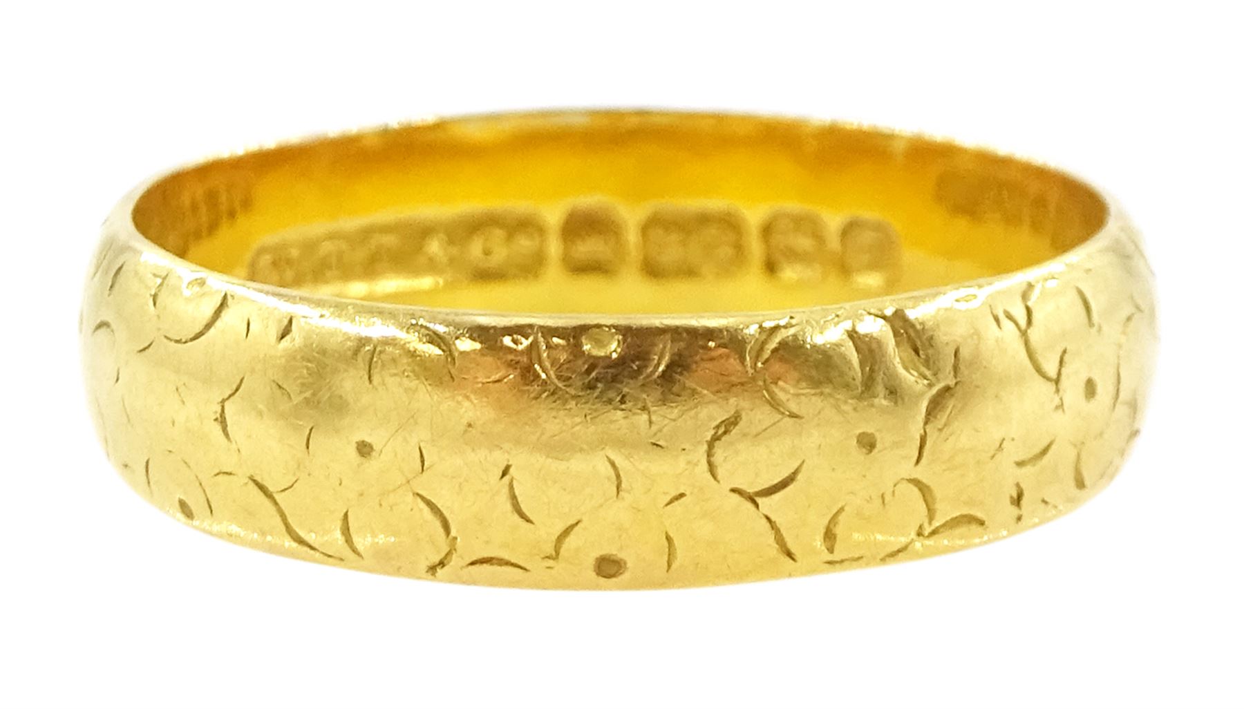 22ct gold wedding band, with engraved foliate decoration, Birmingham 1956