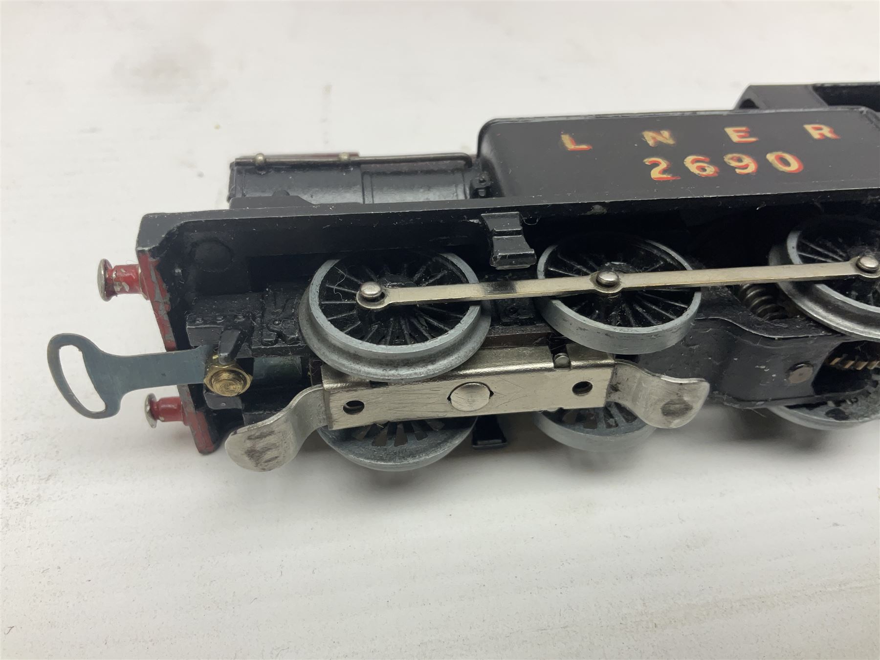 Hornby Dublo - 3-rail EDL7 Class N2 0-6-2 tank locomotive No.2690 in LNER black; in modern collector's plain red box