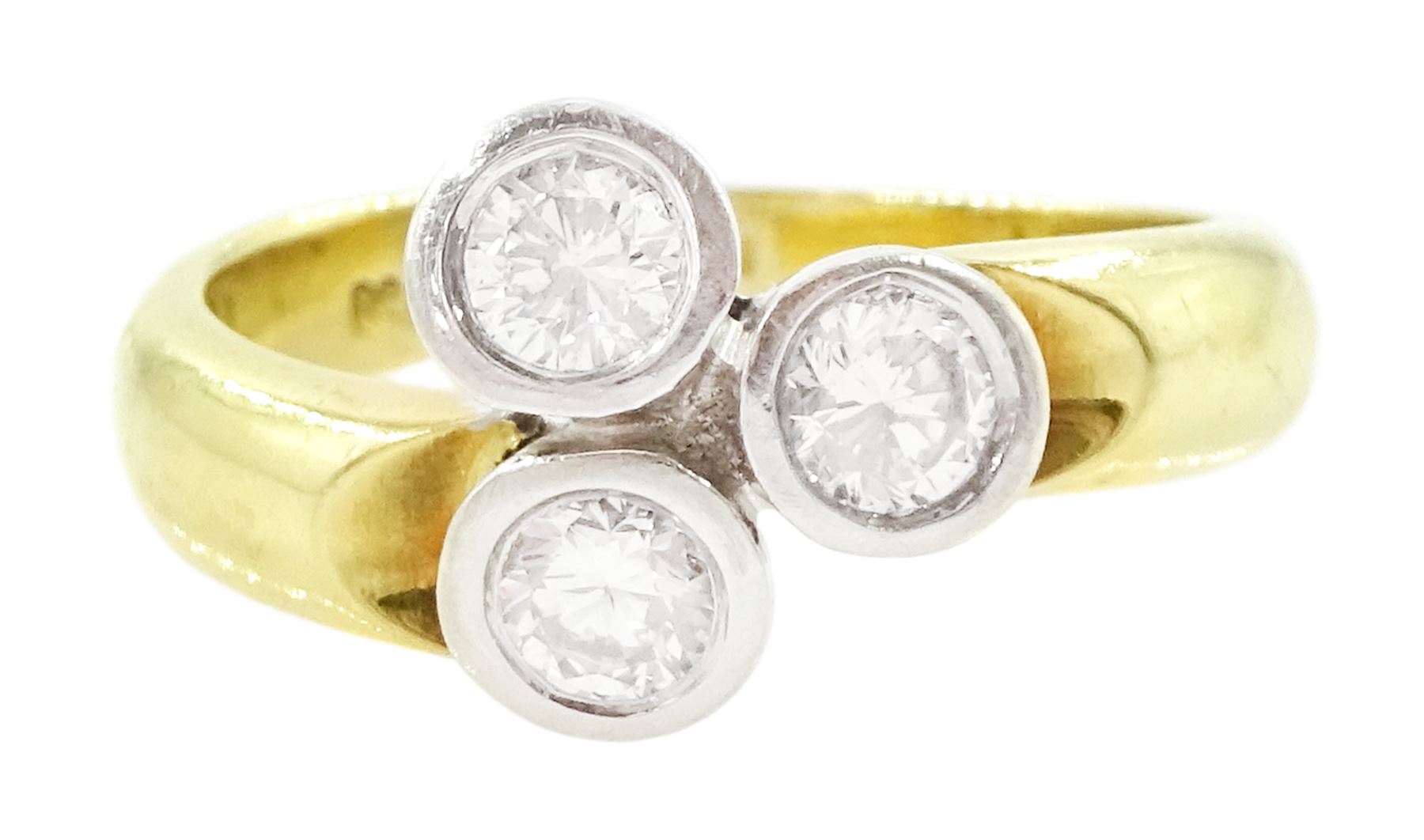 18ct gold three stone round brilliant cut diamond cluster ring, stamped 750, total diamond weight approx 0.60 carat