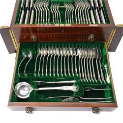Extensive canteen of silver Kings Pattern cutlery for twelve covers comprising silver handled table and dessert knives, table and dessert forks, fish knives, forks and servers, dessert spoons, soup spoons and table spoons, sauce and soup ladles, salad servers, carving knives and forks etc 134 pieces in mahogany case with countersunk brass handles W49cm Sheffield 1928 Maker Walker & Hall 