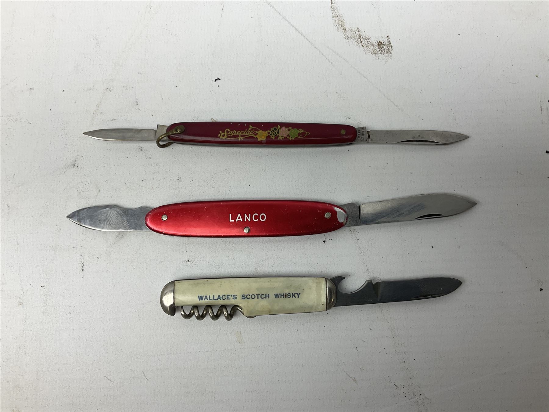 Twenty-nine pocket knives including commemorative and advertising examples, Richards of Sheffield single blade folding knife etc