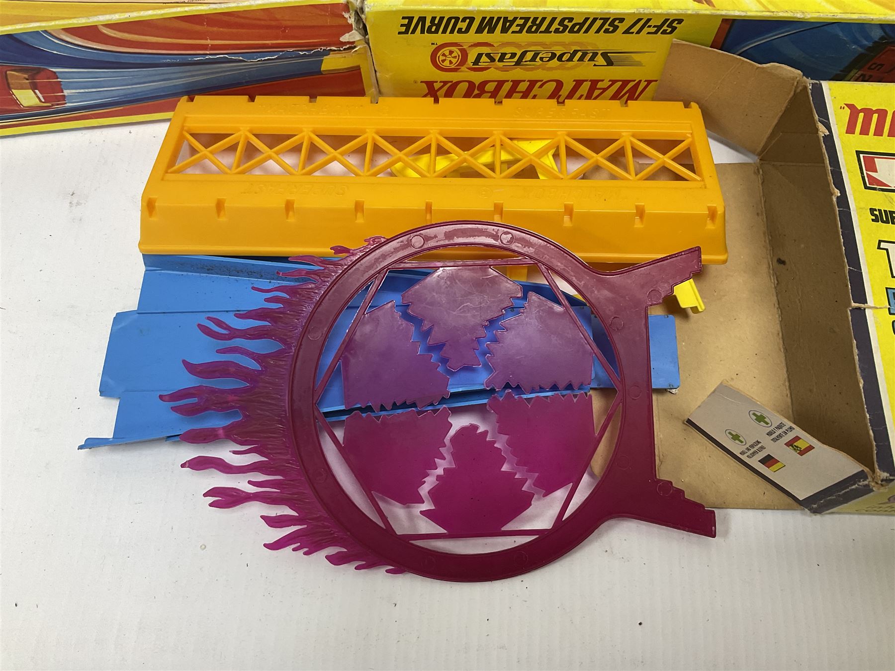 Matchbox Superfast Race Set with boxed Slipstream Curves and Superboosters; and quantity of playworn and unboxed die-cast models