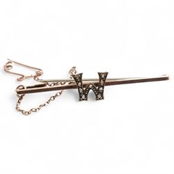 9ct gold sapphire pendant, with 15ct gold pearl pendant bail and a 9ct gold 'W' brooch 