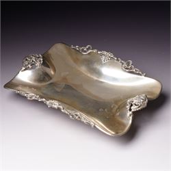 Continental 830 standard shaped rectangular shallow dish with pierced and moulded borders W18cm and an 830 standard oval dish with pierced handles W15cm