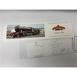 Bachmann '00' gauge - Class D11 4-4-0 'Butler Henderson' Great Central locomotive No. 506, produced exclusively for the National Railway museum; boxed with slip-case; and Class K3 2-6-0 BR lined black late crest locomotive No.61949; boxed; both DCC ready (2)