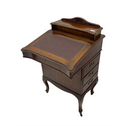 Late Victorian mahogany Davenport desk, fitted with hinged sloped writing surface, thee side drawers