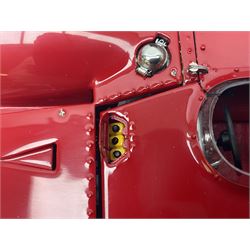 CMC 1:18 Scale Model of a Ferrari 312P Spyder 'Sebring Rennversion, 1969, Start-Nr. 25, Mario Andretti / Chris Amon'; manufactured by CMC Exclusive Modelle; No. M-095. Serie Nr. 1365 with certificate. Fully constructed and out of box with original box, accessories, packaging and paperwork.