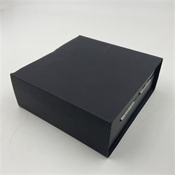 Queen Elizabeth II Isle of Man 2022 'Christmas' gold proof sovereign, cased with certificate 