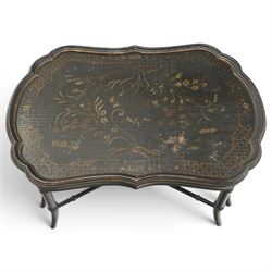Ethan Allen - Victorian design black lacquered and parcel-gilt papier-mâché style coffee table, shaped rectangular tray top decorated with traditional chinoiserie gilt patterns and border, raised on ring-turned simulated bamboo supports united by double X-stretcher