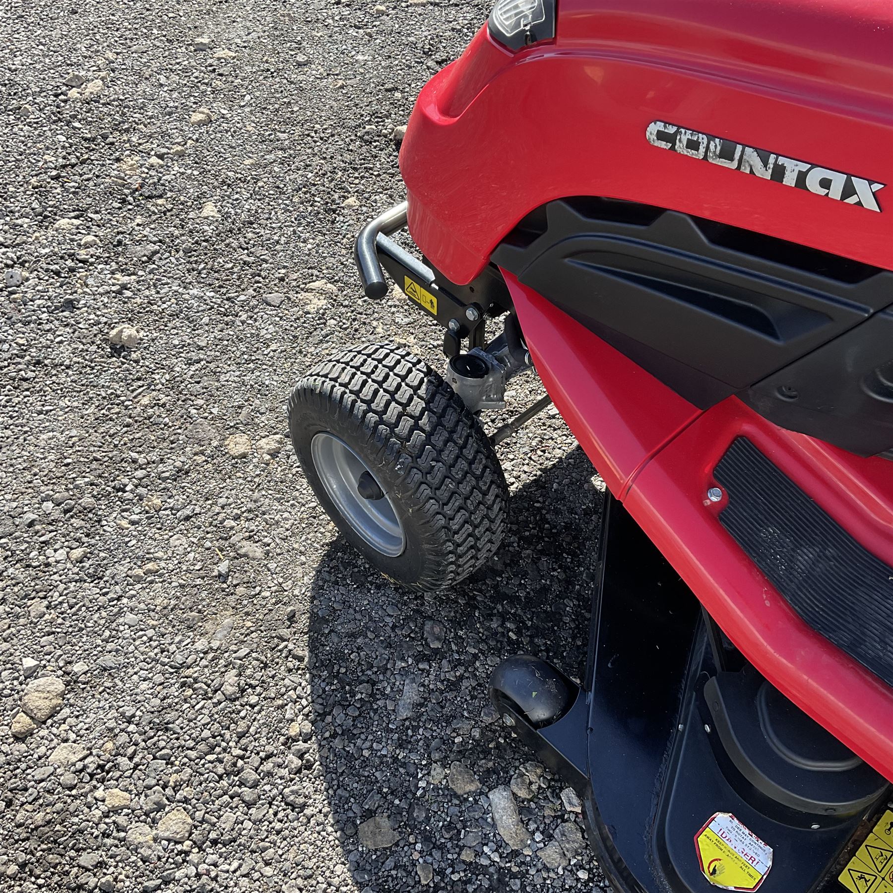 Countax B250 4-Trac ride on lawnmower with lifting jack and papers,