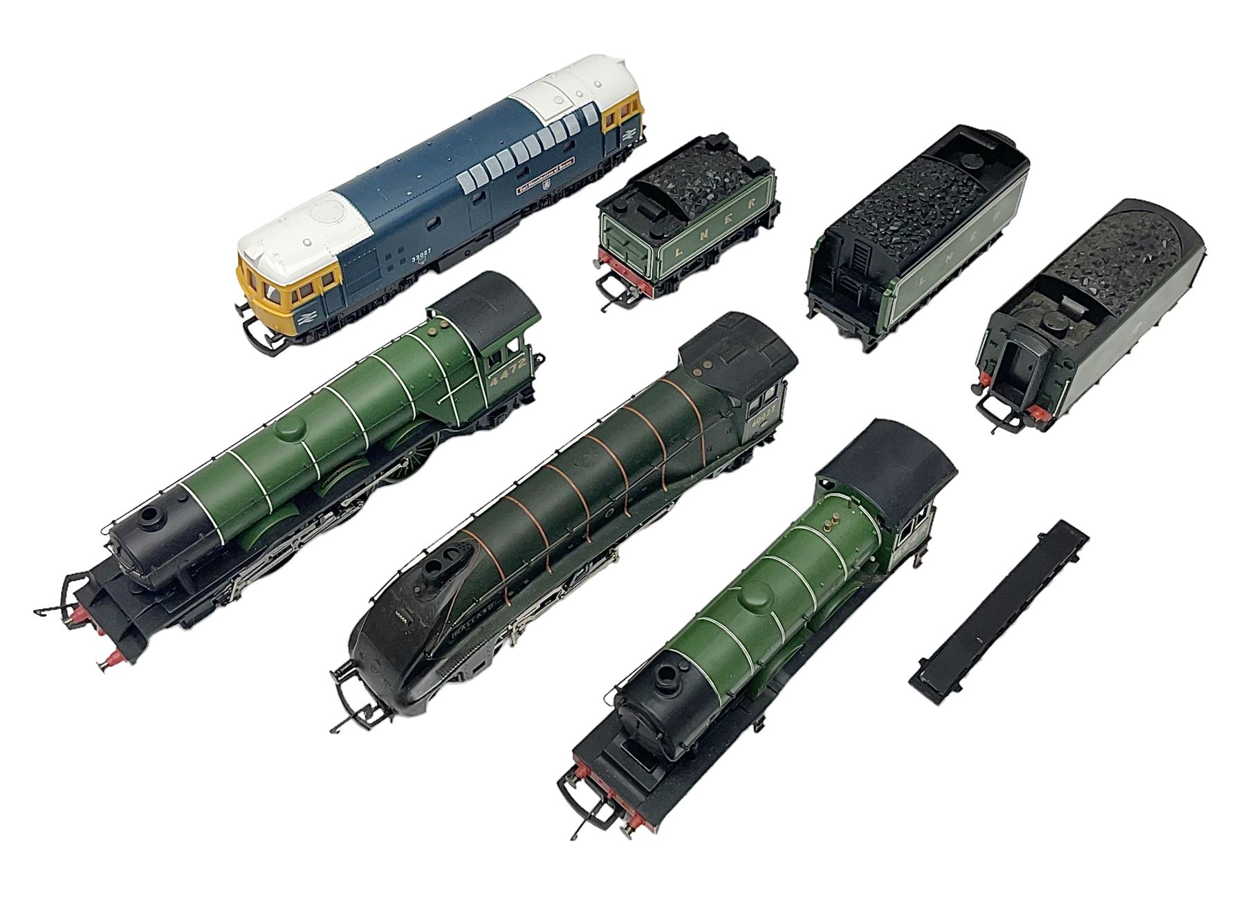 Hornby '00' gauge - Class A1/A3 4-6-2 locomotive 'Flying Scotsman' No.4472; Class A4 4-6-2 locomotive 'Mallard' No.60022; and Class B12 4-6-0 locomotive No.8544; all with tenders; and Lima Class 33 diesel locomotive 'Earl Mountbatten of Burma' No.33027; all unboxed (4)