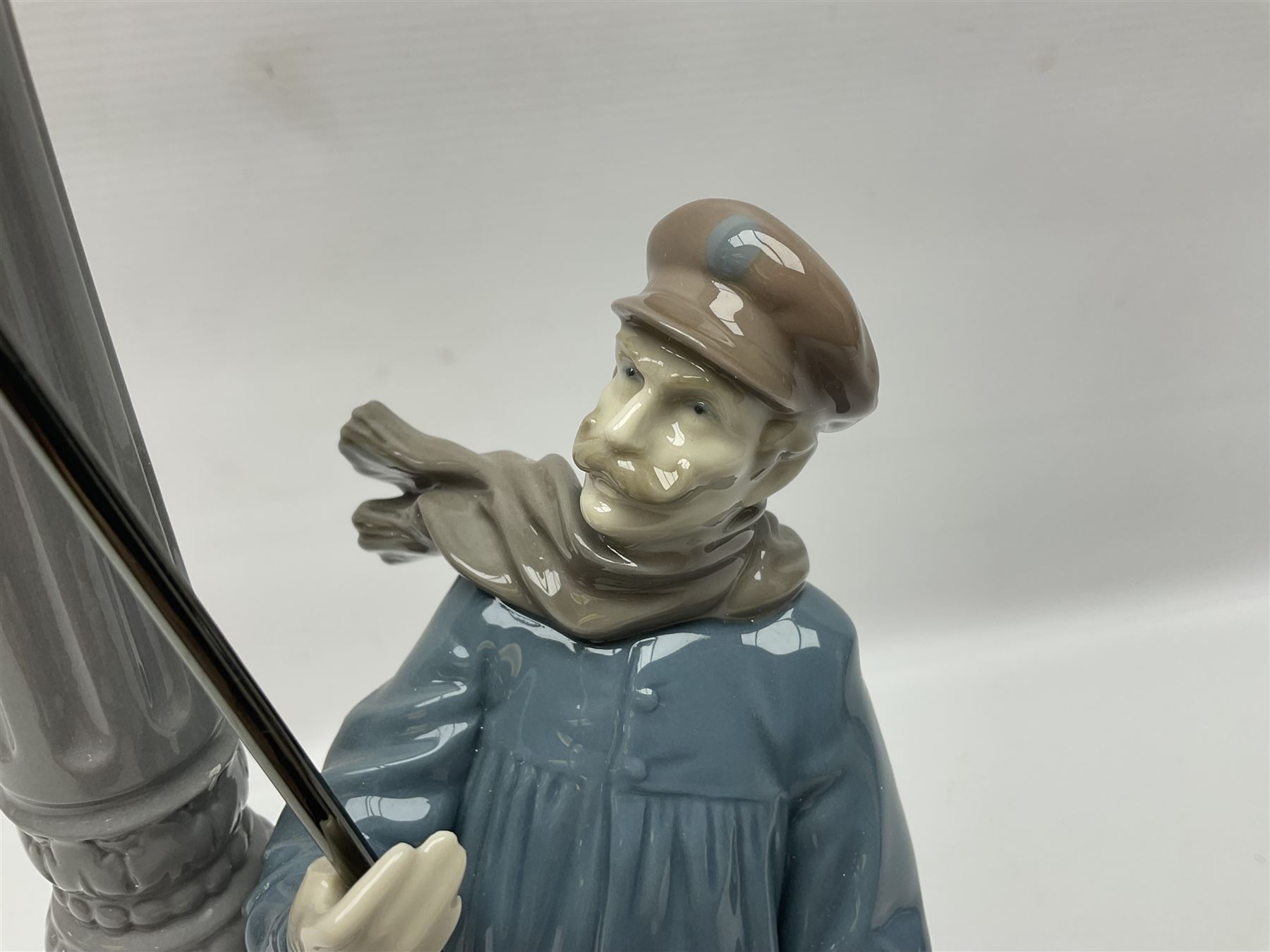 Lladro figure, The Lamp Lighter no 5205, with original box H47cm