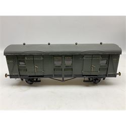 Gauge 1 - scratch-built wooden and metal goods wagon with Southern Railway livery No.2273 L35.5cm; and Southern Railway First Class and Guards passenger coach No.152 (2)