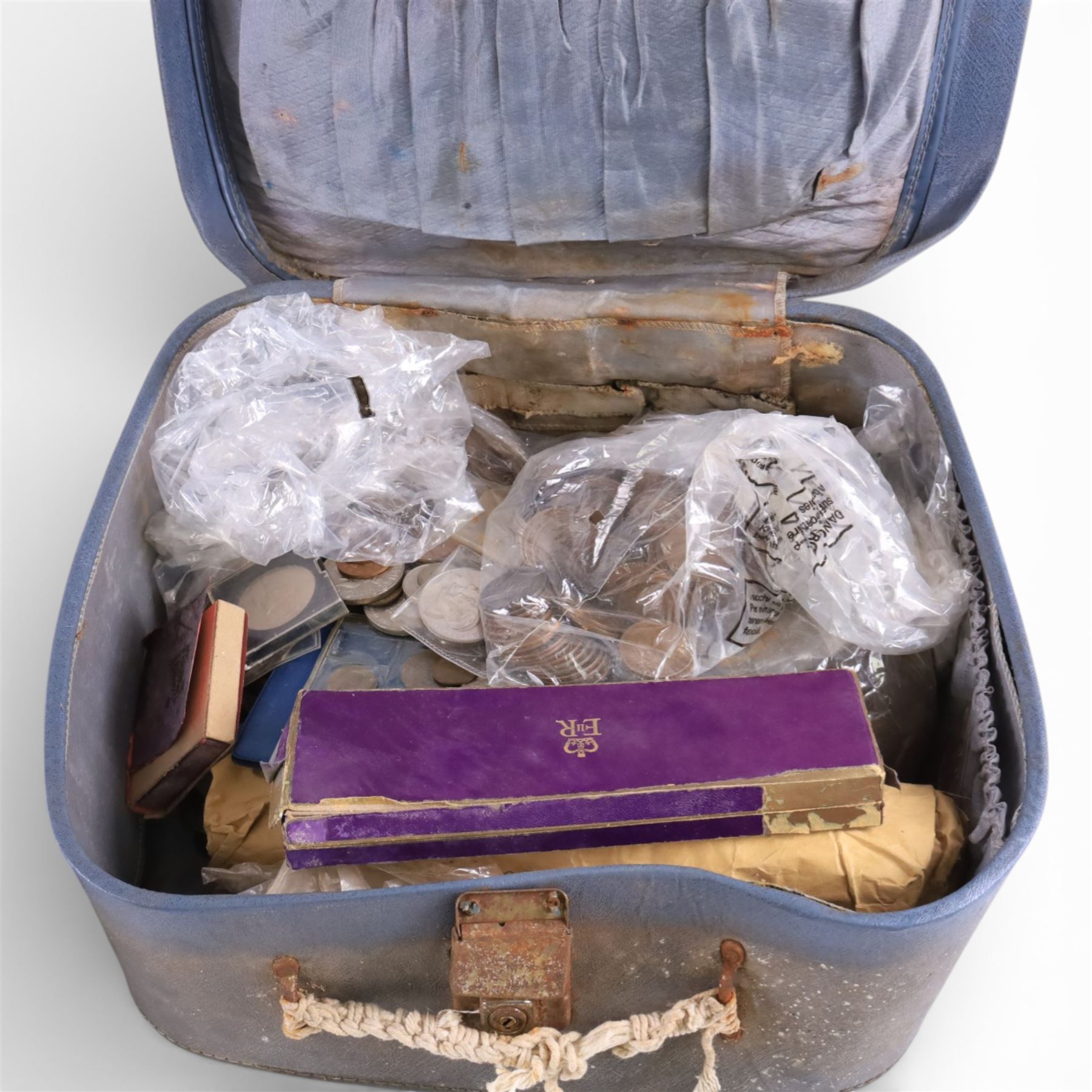 Great British coins, including various Royal Mint proof and brilliant uncirculated year sets, pre-decimal coins, Queen Elizabeth II 1953 proof set (incomplete), etc