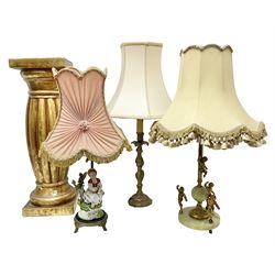 Green onyx and gilt metal table lamp decorated with puttos, together with gilt jardiniere stand and two other table lamps, stand H62cm