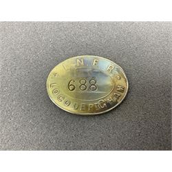 Ace Trains '0' gauge - E3 '2006 Celebration Class' 4-4-0 tender locomotive No.2006 in LNER green; boxed with original packaging and instructions.