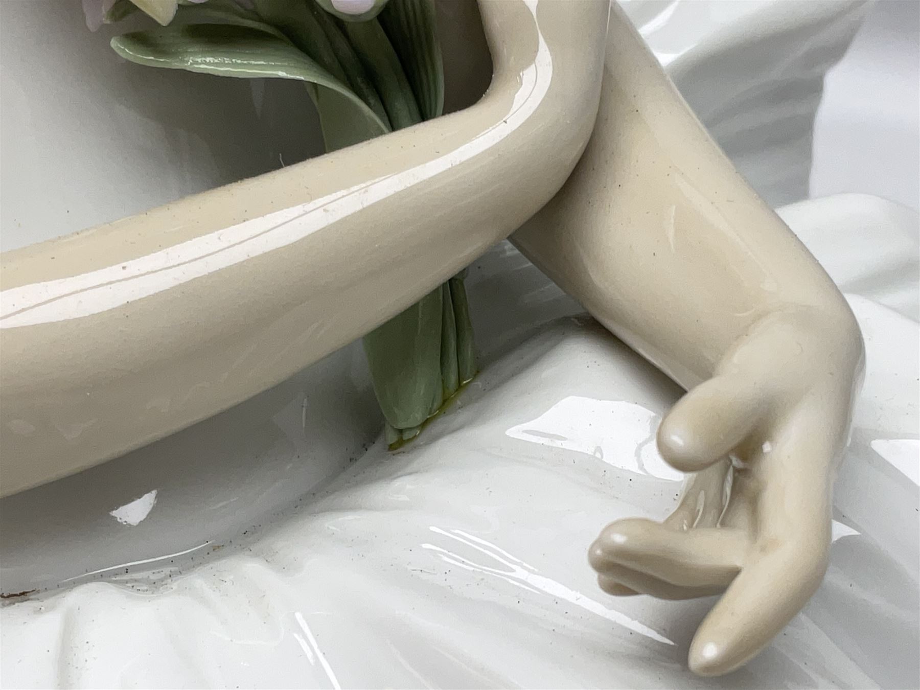 Lladro figure, Jester Serenade, modelled as a ballerina with bouquet of flowers seated before a jester playing the violin, limited edition 2541/3000, sculpted by Antonio Ramos, no 5932, with original box, year issued 1993, year retired 1994, H37cm