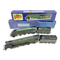 Hornby Dublo - 3-rail - Class A4 4-6-2 locomotive 'Mallard' No.60022 in BR green; in original box; and Duchess Class 4-6-2 locomotive 'Duchess of Montrose' No.46232 in BR matt green; in original plain blue box; with associated tender in plain blue box (3)