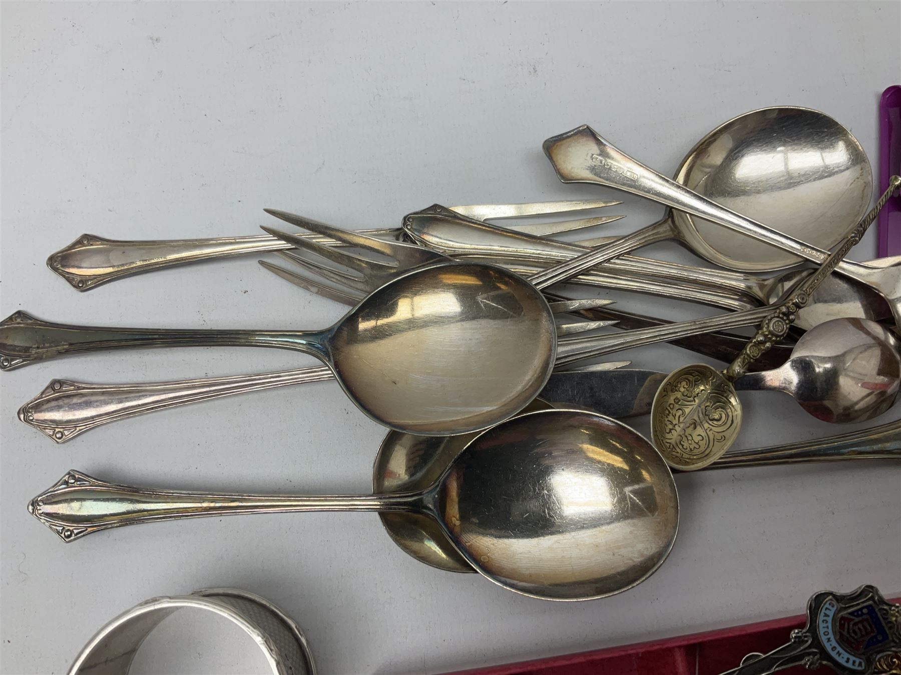 Group of silver to include cased set of six silver handled knives hallmarked Birmingham 1921 by Raeno Silver Plate Co, three hallmarked napkin rings etc together with silver plated and other metalware etc