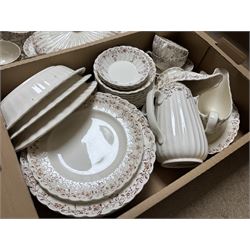 Copeland Spode Wicker Dale tea and dinner service, including coffee pot, tea pot, ten dinner plates, covered tureen, serving dishes etc in four boxes 