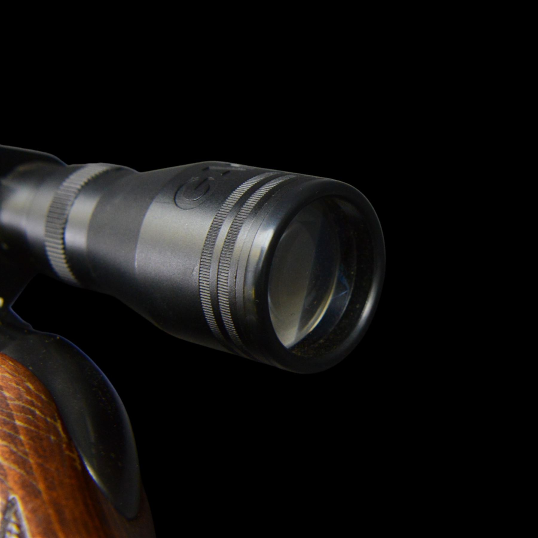 Gamo Maxima .22 break barrel air rifle, serial no 04-183689-04, with Gamo sight, in gun sleeve, L121cm