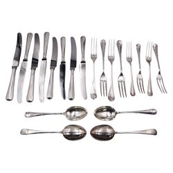 Mid 20th century silver rat tail pattern flatware for four place settings, comprising table knifes, table forks, side knives, side forks, and dessert spoons, hallmarked Cooper Brothers & Sons Ltd, Sheffield 1966, approximate weighable silver 20.98 ozt (652.7 grams)
