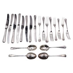 Mid 20th century silver rat tail pattern flatware for four place settings, comprising table knifes, table forks, side knives, side forks, and dessert spoons, hallmarked Cooper Brothers & Sons Ltd, Sheffield 1966, approximate weighable silver 20.98 ozt (652.7 grams)