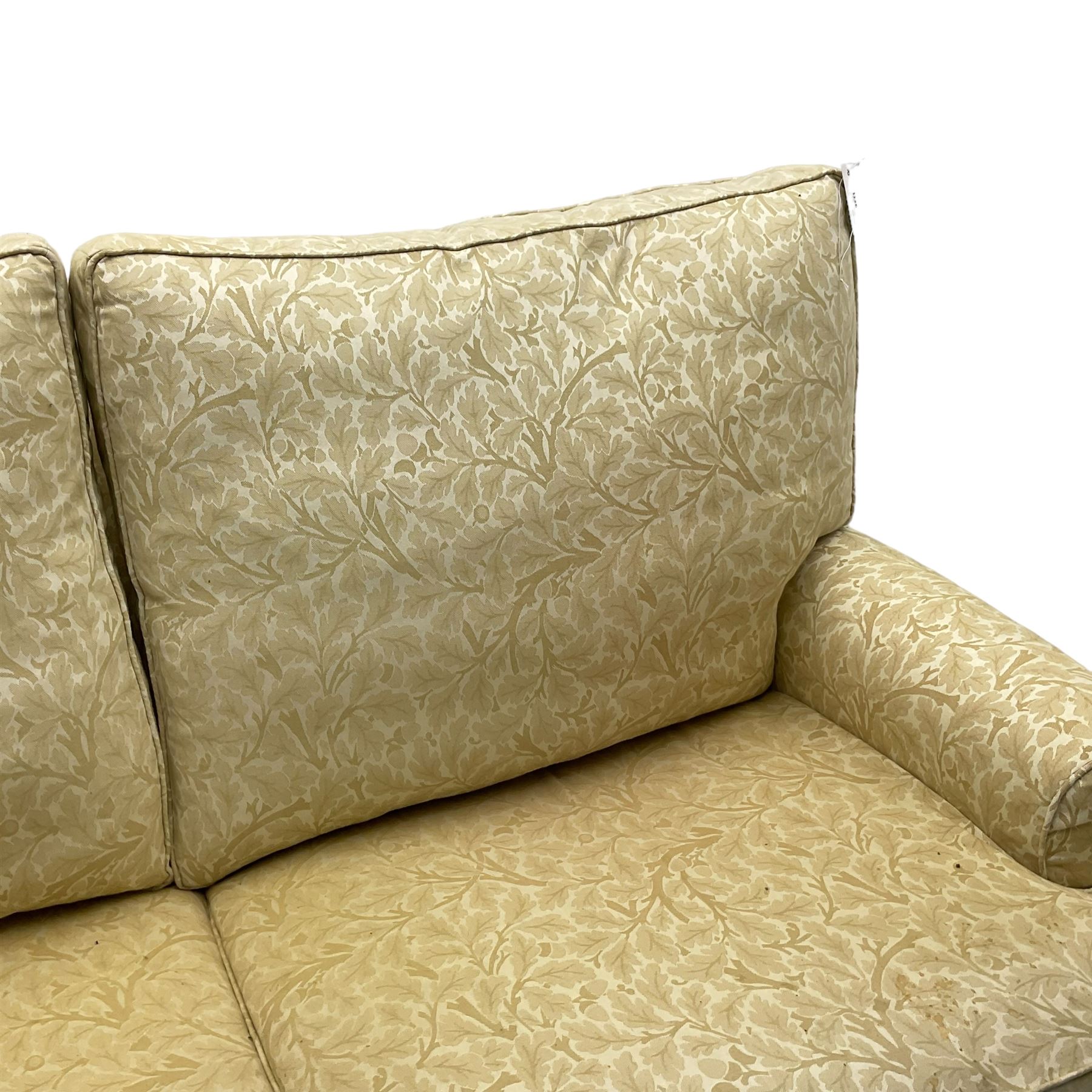Multi-York - two-seat traditionally shaped sofa, upholstered in oak leaf and acorn patterned fabric