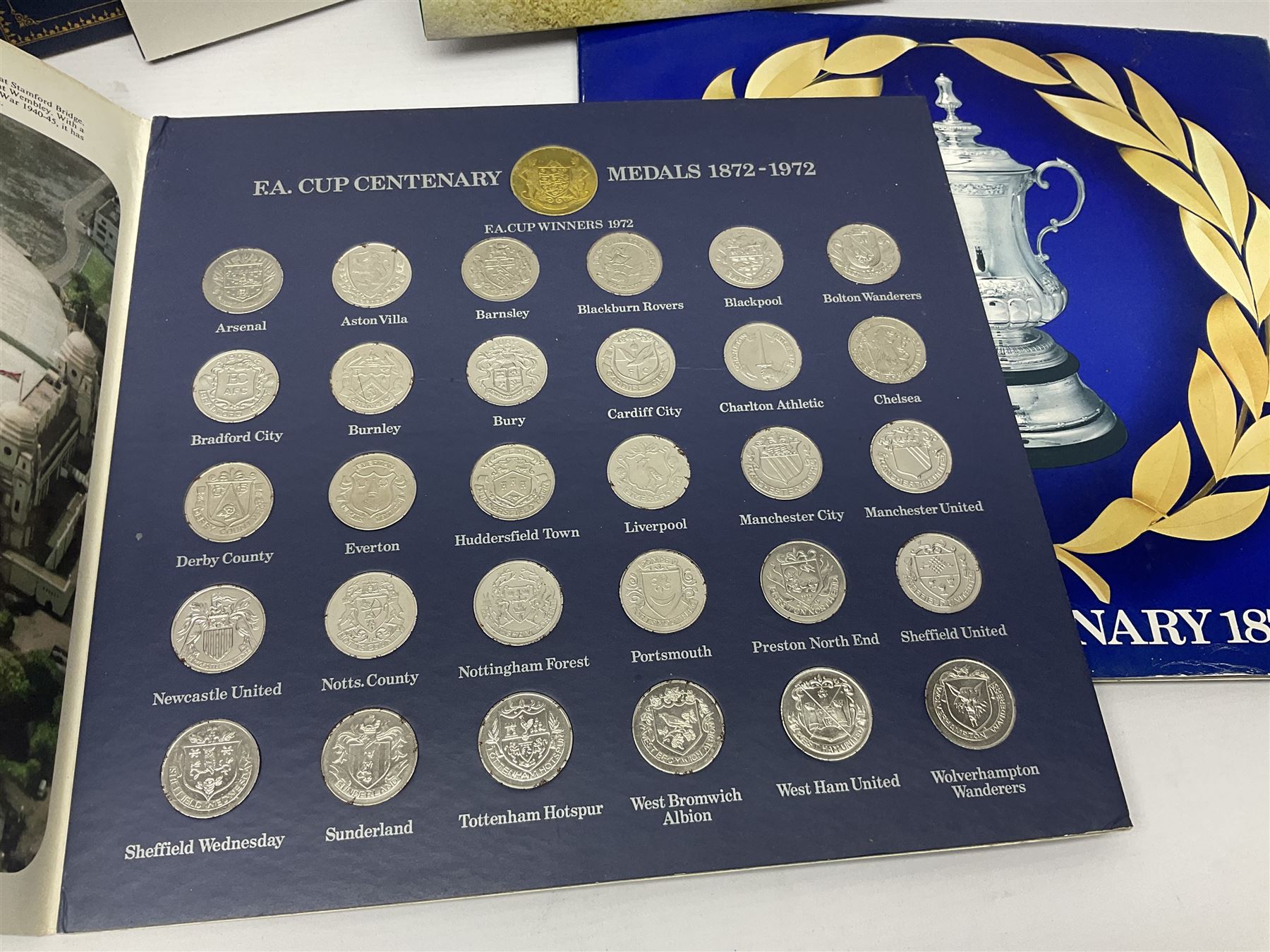 Great British and World coins, including a small number of pre 1920 silver coins, pre-decimal pennies, commemorative crowns, various part filled 'The London Mint Office' commemorative coin folders, Britain's First Decimal Coins sets in blue folders, pre-Euro coinage, United States of America coins etc