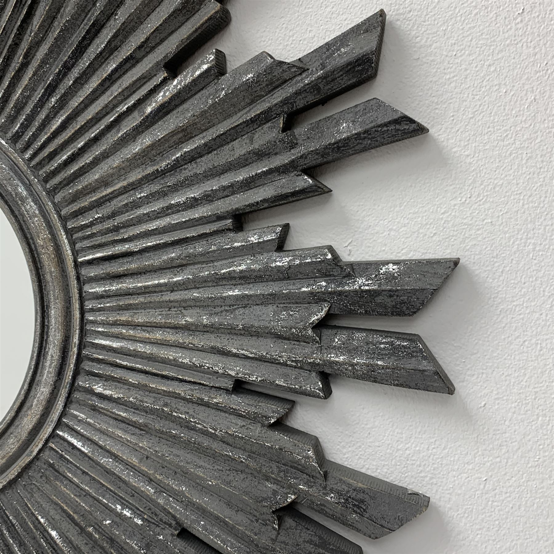 Silvered metallic and paint finish sun burst mirror, D60cm