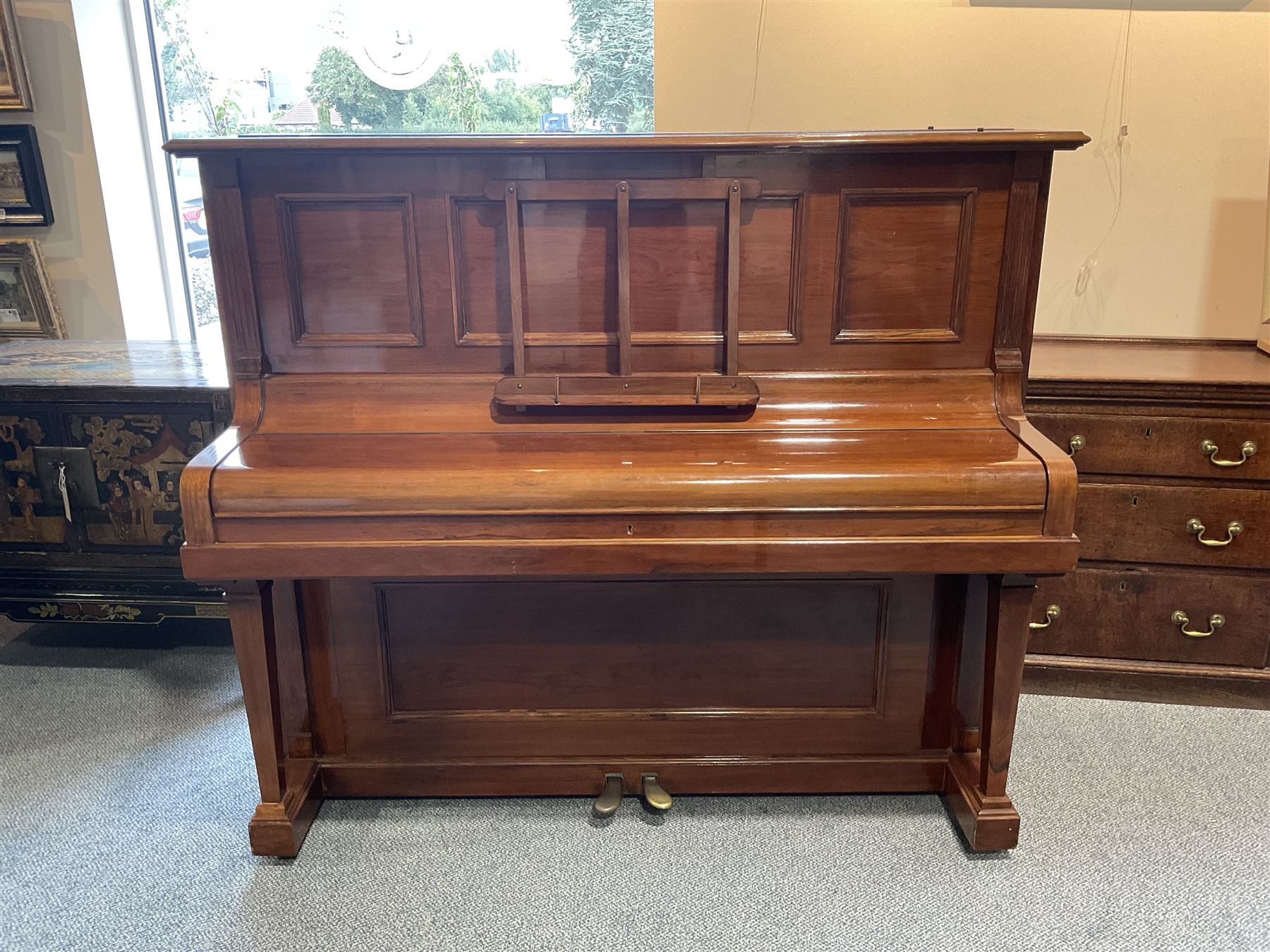 Bluthner of Leipzig - Early 20th century overstrung upright piano, serial number 79496 (1910), in a mahogany case with three front case panels and folding music desk, with 85 keys (seven octaves) underdamper action, original hammers, stringing, tuning pins, dampers and felts, with sostenuto and sustain pedals. Julius Bluthner was considered to be one of the the best makers of German upright pianos in the early 20th century both for tone quality and build. 

This item has been registered for sale under Section 10 of the APHA Ivory Act.