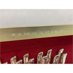 Cased canteen of Oneida Community silver plate cutlery