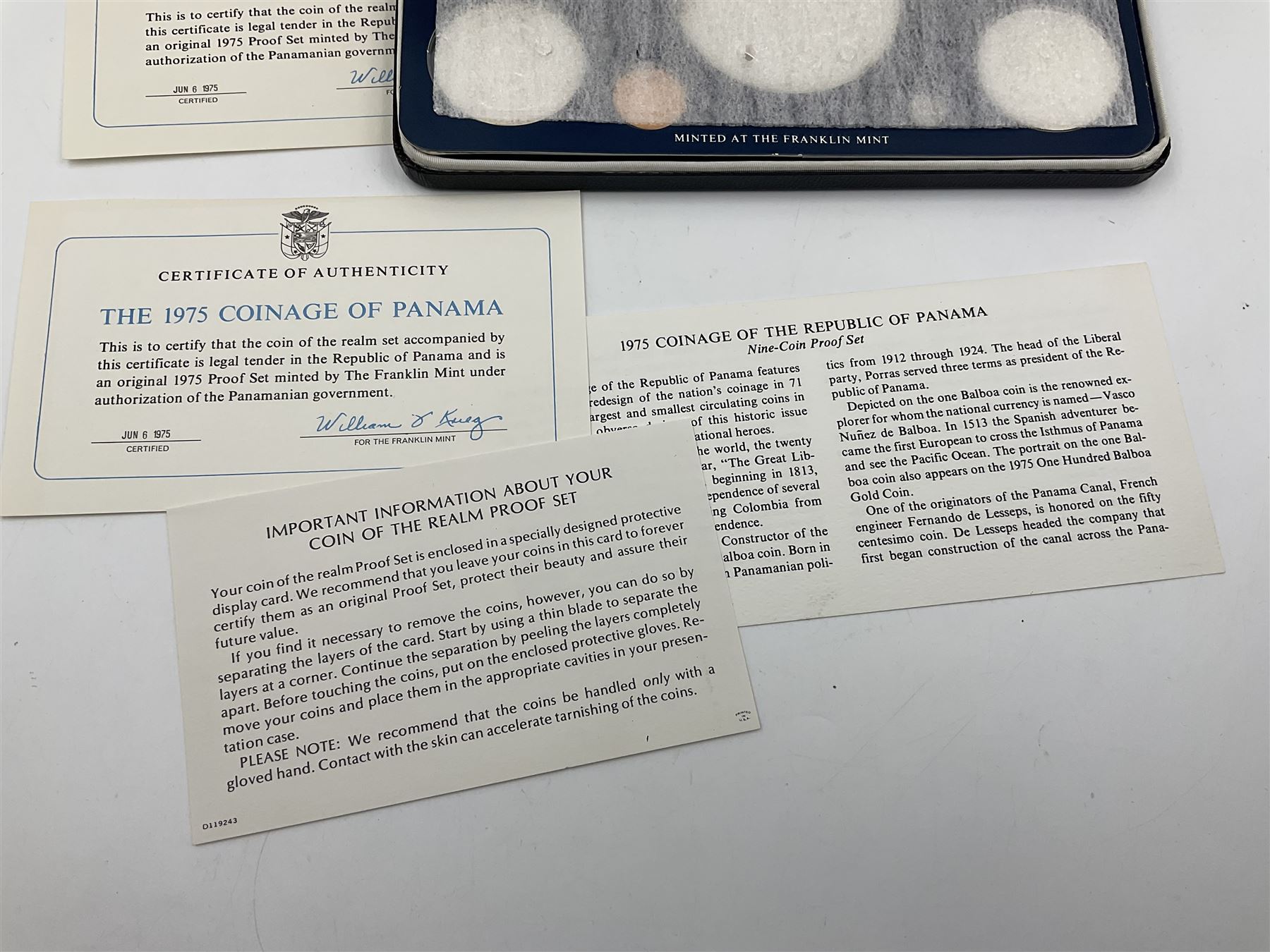 Republic of Panama 1975 proof nine coin set, from two and a half centesimos to twenty balboas, minted at The Franklin Mint, cased with certificate