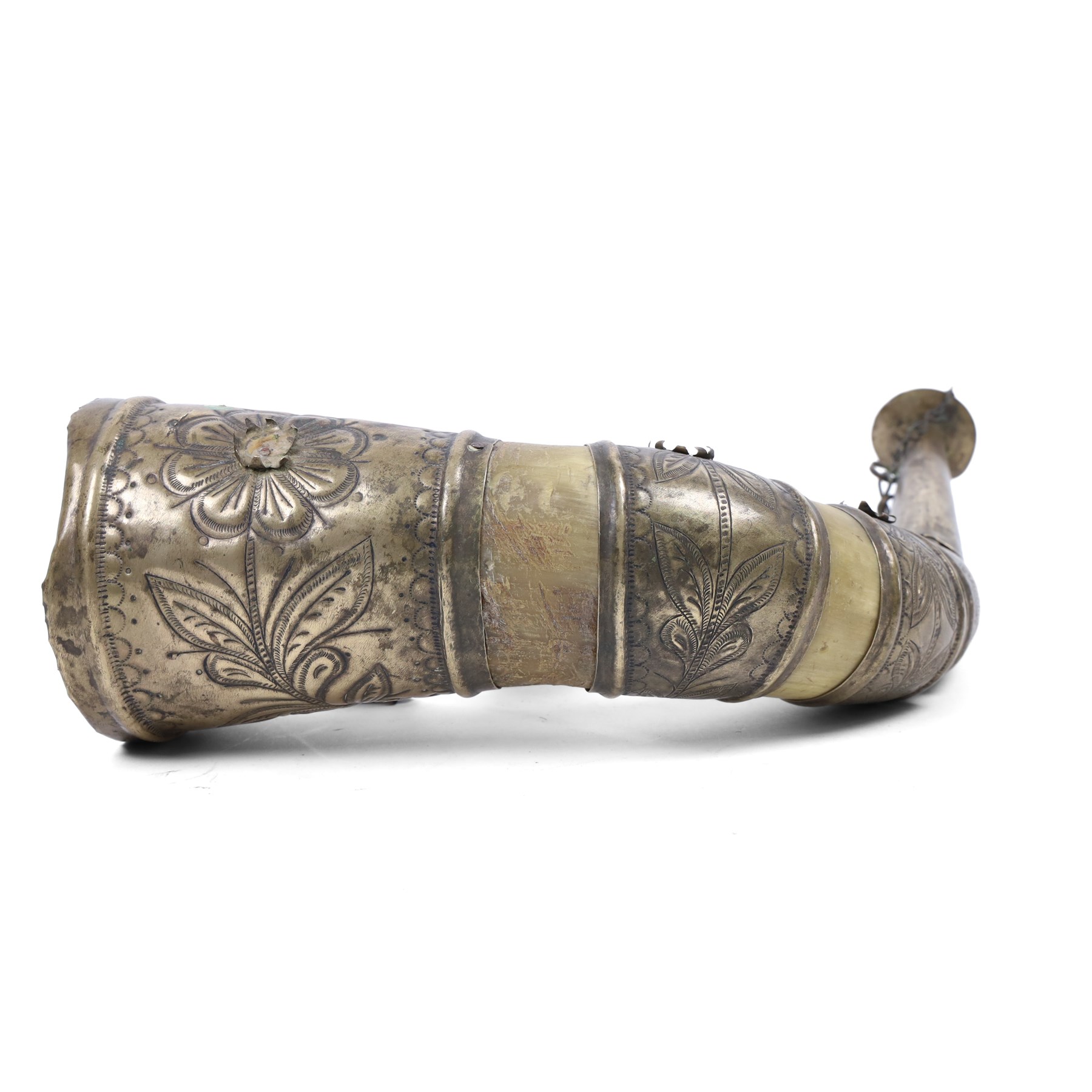 Horn powder flask, with metal mounts embossed with foliate decoration, L40cm