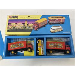 Corgi - various models both boxed and loose to include Dibnahs Choice 1 50 scale 80308, Classics 31702 and 97920, along with loose 1937 Rolls Royce 111 Sedance de Ville model, further mostly Showmans Range models and assembled fairground kits