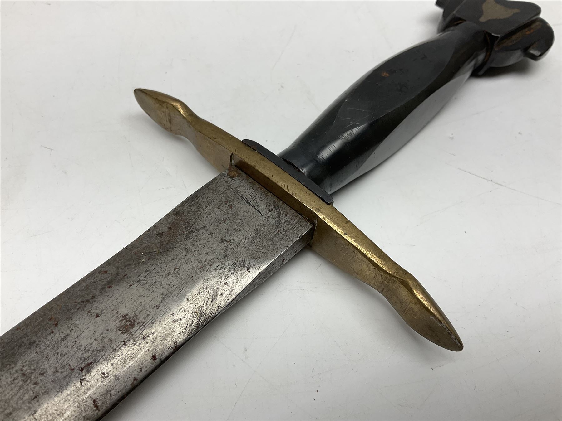 Italian Model 1891 bayonet with 30cm fullered blade; the crosspiece marked 'TERNI'; in associated brass and leather scabbard L43cm overall; and Knights Templar (?) short blade sword (no scabbard) (2)