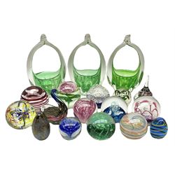 Collection of paperweights, to include Caithness examples, Strathearns examples etc, and other art glass