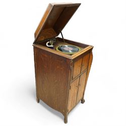 HMV - Early 20th century 'Victor talking machine' oak cased gramophone record player