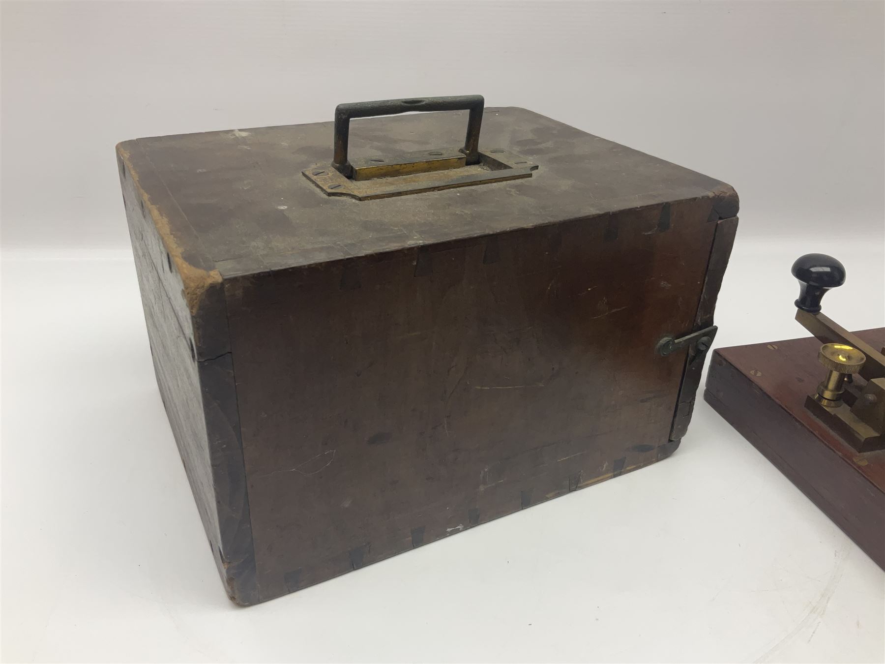 GPO telegraph morse code machine, marked GPO 10235 and Baseboard.S.C.MKII, in wooden carry case, case H16cm, L26cm 