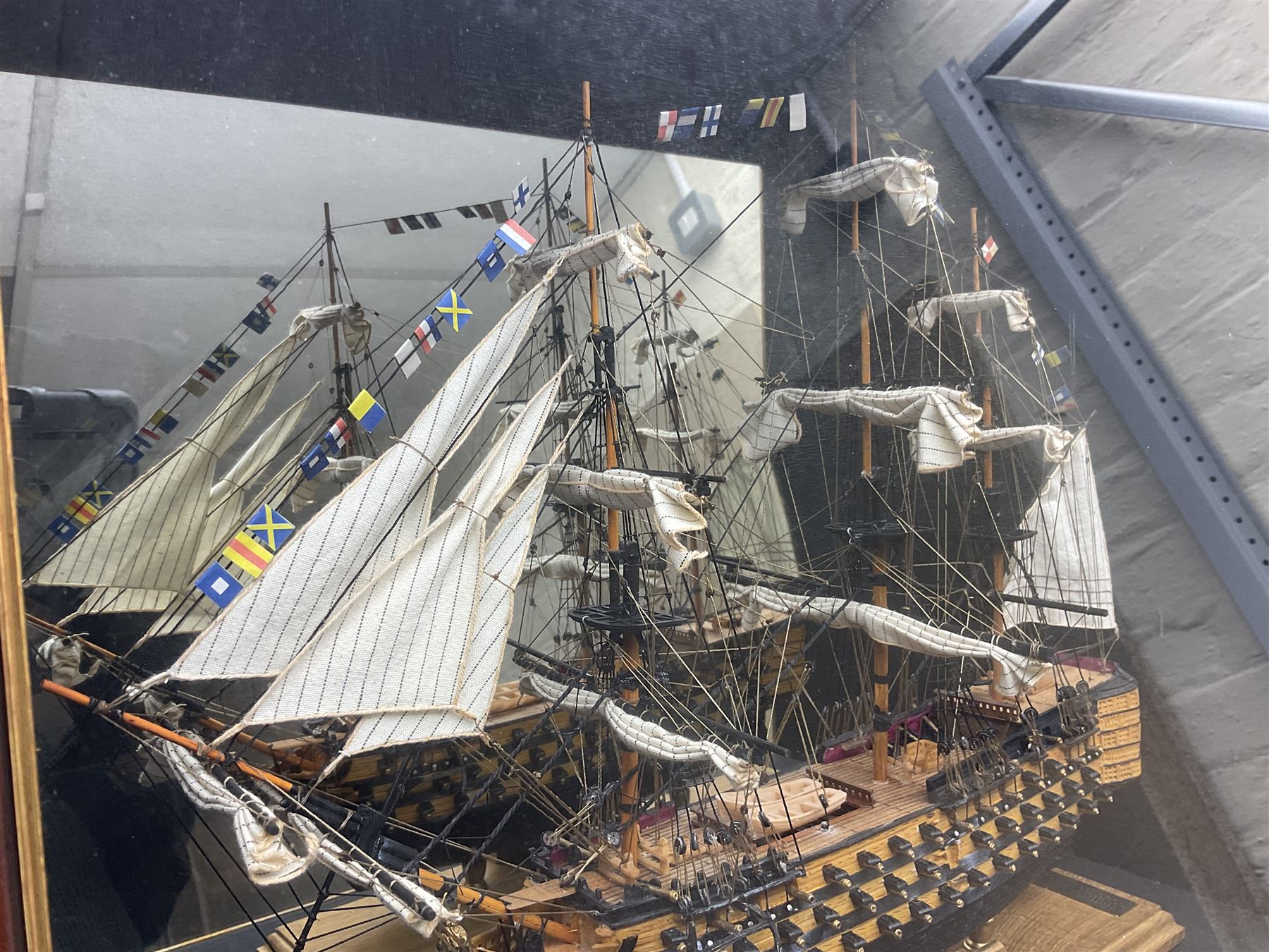 Nauticalia limited edition HMS Victory Trafalgar 200 Edition, in glass case, with certificate, model number 503 of 1805, H50cm, L57cm, D20cm