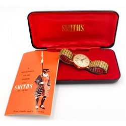  Smiths de luxe lever 9ct gold wristwatch 1963 on Fixo-flex bracelet with box and papers  