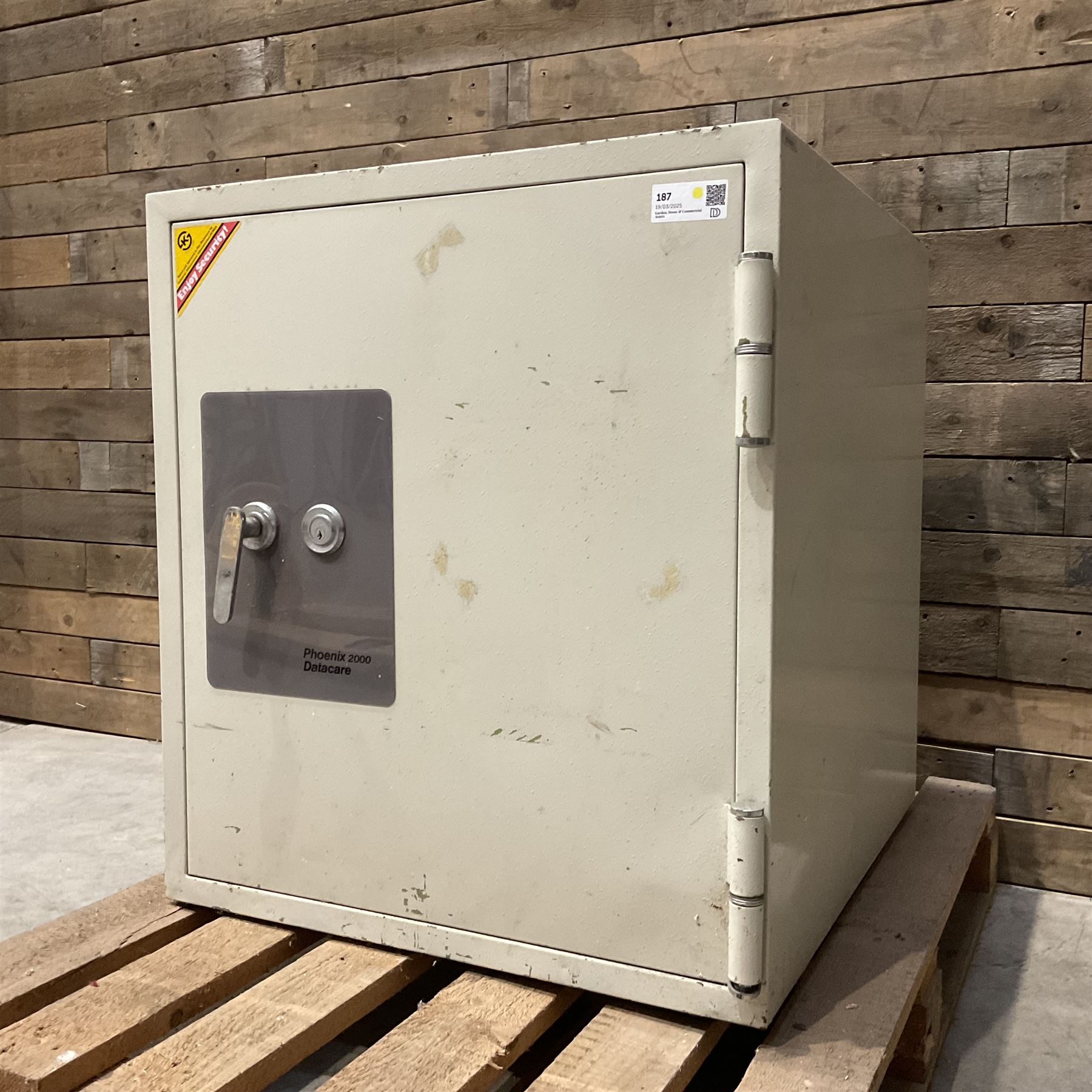 Phoenix 2000 Datacare safe, with key