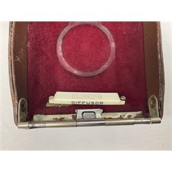 Franke & Heidecke Synchro-Compur Rolleiflex camera, twin lens camera, serial number 2447615, with viewing lens '1:2.8/80 Heidosmat No. 857174', Taking Lens '1:2.8/80 Carl Zeiss Planar No. 4189283', in leather case