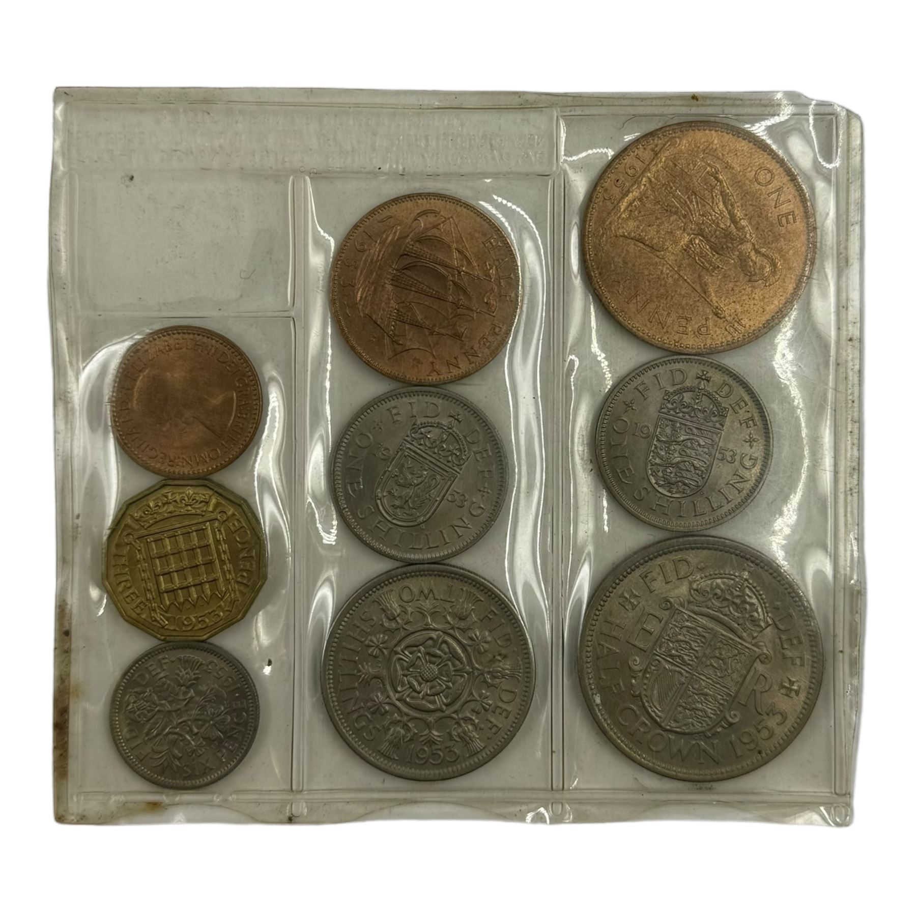 Great British and World coins, including King George V 1935 crown, small number of other pre 1947 silver coins, Queen Elizabeth II 1953 nine coin set in blister pack, commemorative crowns, Cook Islands 1991 'Endangered Wildlife' fifty dollars, Tuvalu 1993 'HMS Royalist' twenty dollars etc